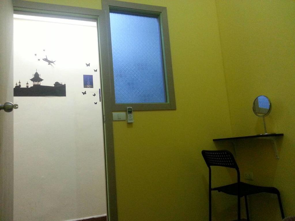 בנגקוק Wacky Fun Party Hostel חדר תמונה