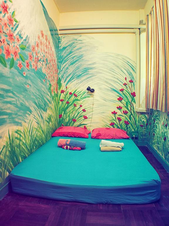 בנגקוק Wacky Fun Party Hostel מראה חיצוני תמונה