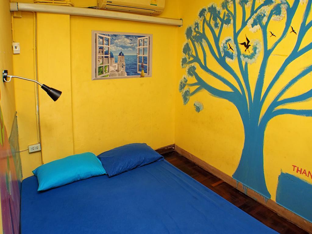 בנגקוק Wacky Fun Party Hostel מראה חיצוני תמונה